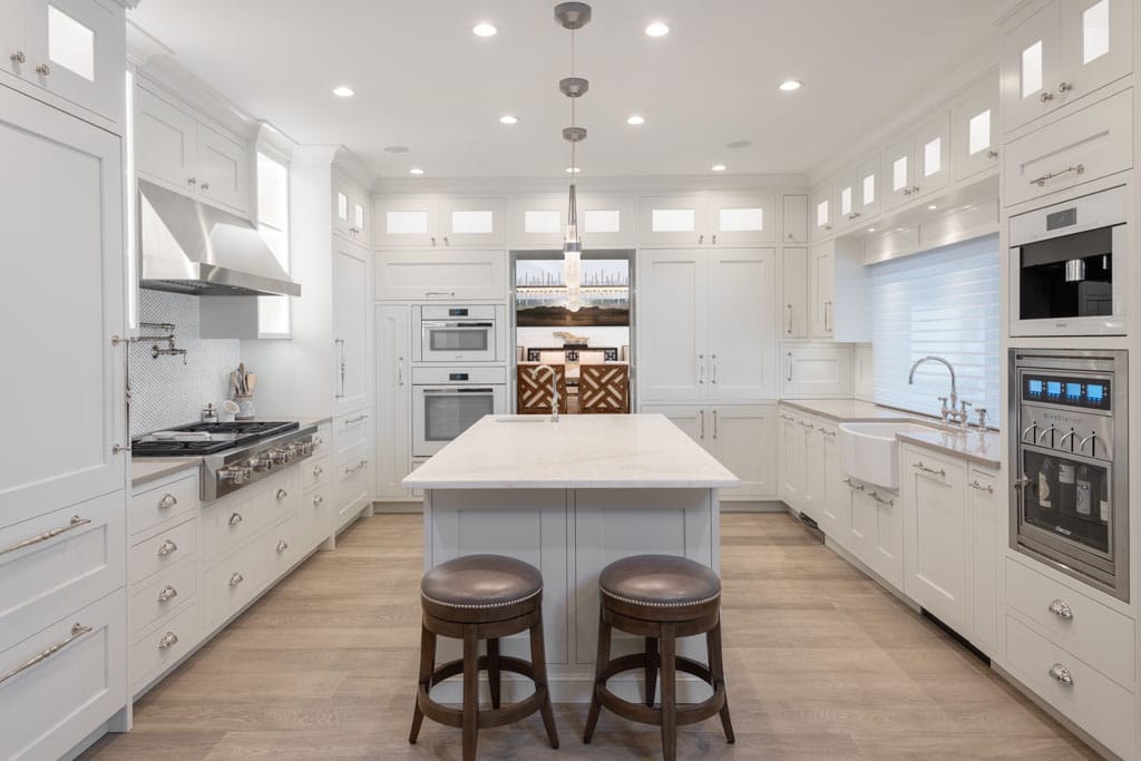 Park Shore Home - White Kitchen with Shaker Doors